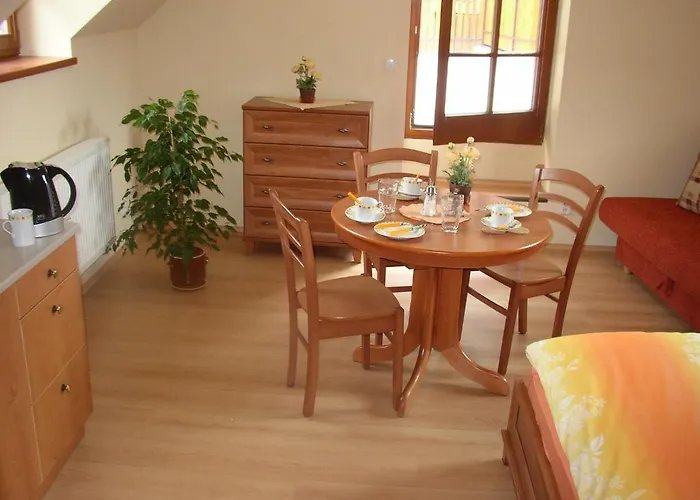 A Restaurace Vyhlídka Karlštejn